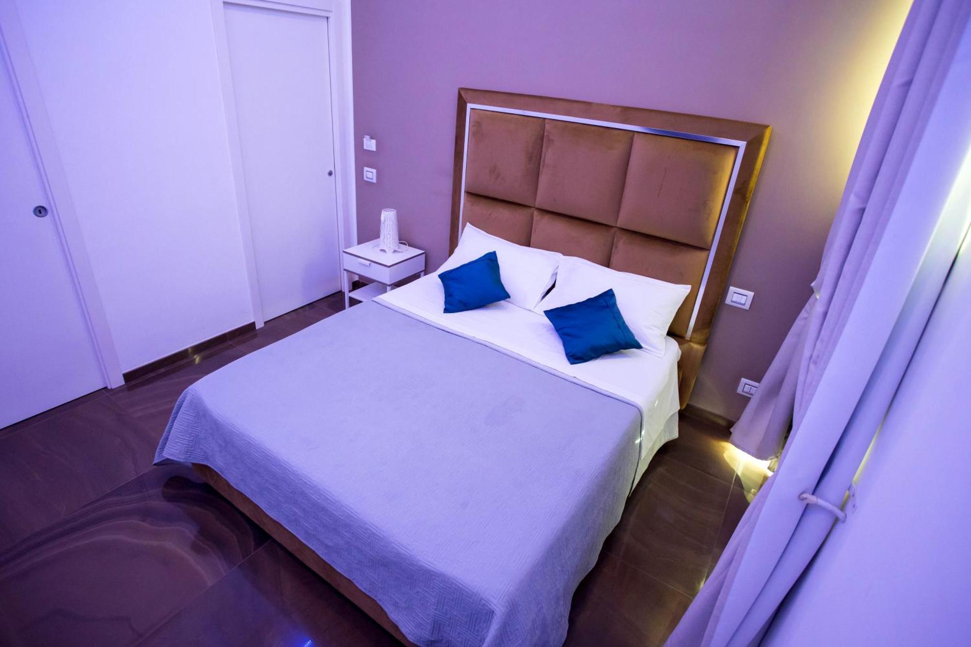 Palazzo 15 Napoli Bed & Breakfast Exterior photo